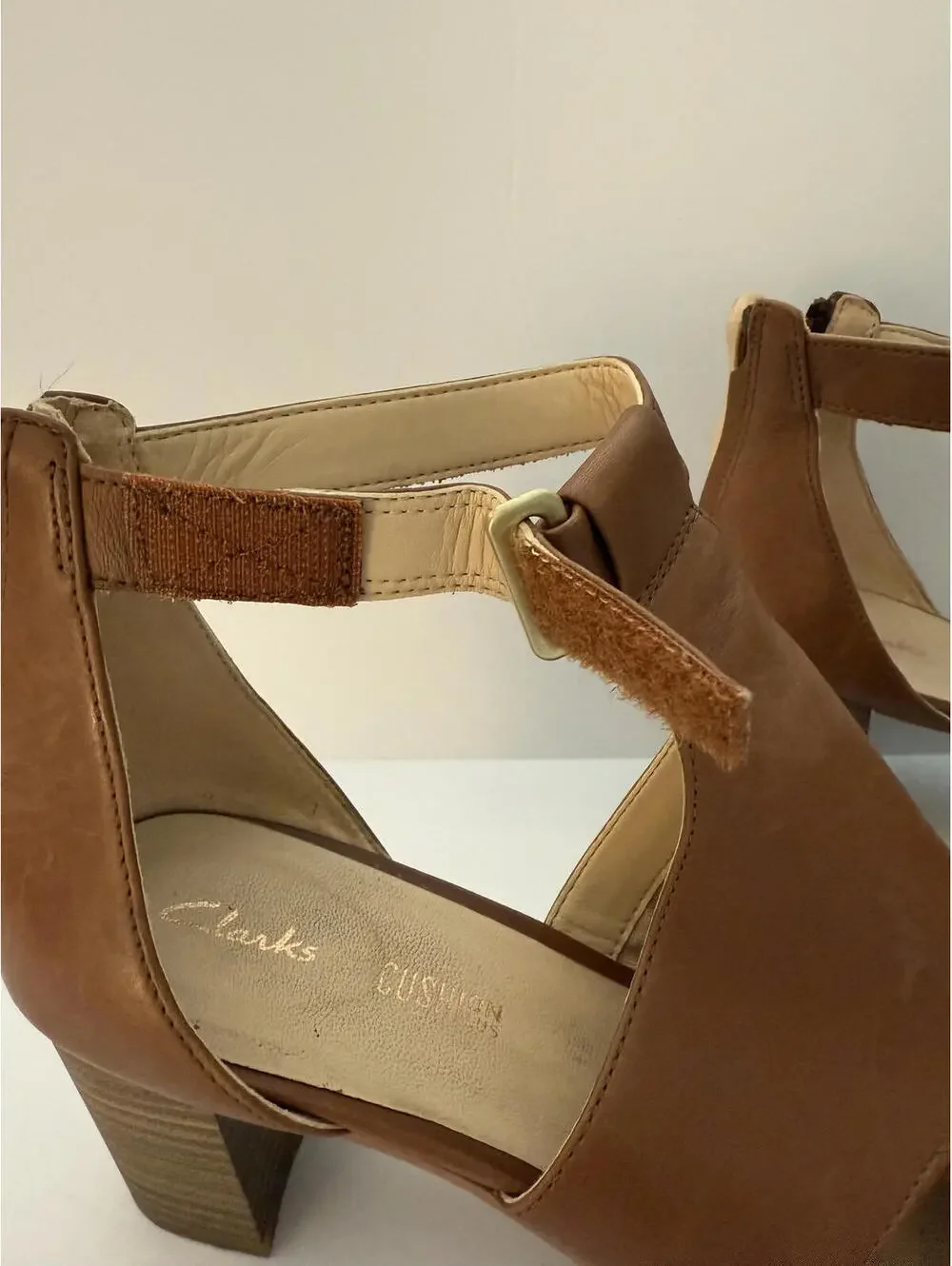 CLARKS Women's Sz 8.5 M Brown Kaylin 60 Glad Leather Sandal Quiet Luxury